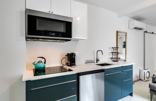 Buena Vista Cottage | Studio with style in Design District