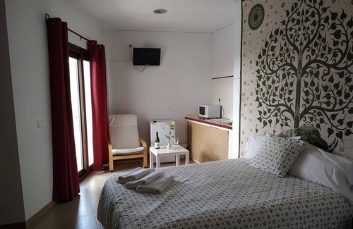 Hornachuelos Resort | Study on stream in Cañada Verde