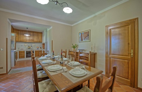 Civitella in Val di Chiana Villa | Stunning private villa with A/C, private pool, WIFI, patio, panoramic view, parking, close to Arezzo