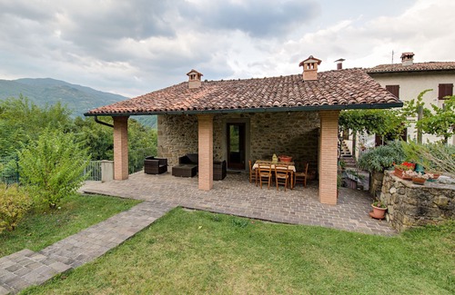 Castelnuovo di Garfagnana Villa | Stunning private villa for 6 guests with WIFI, private pool, TV, patio and panoramic view