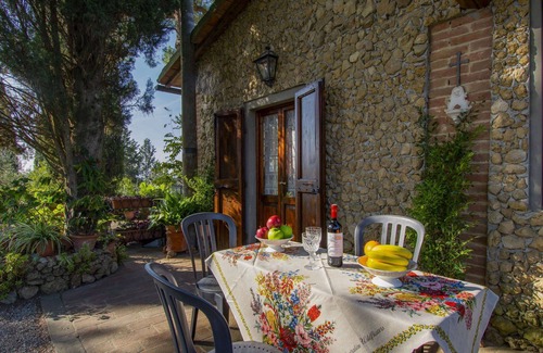 Palaia House | Stunning private villa for 2 people with TV and terrace