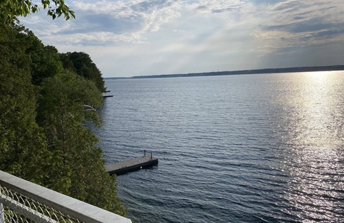 Brier Hill House | Stunning 1000 Islands Riverhouse w/private dock