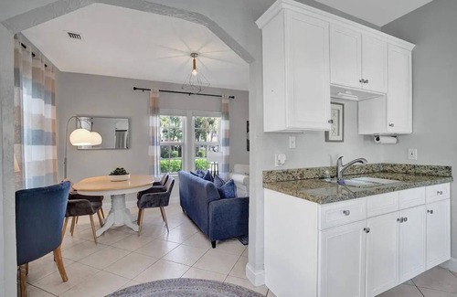 Surfside House | Stunning 2/2 dream beach getaway in Surfside