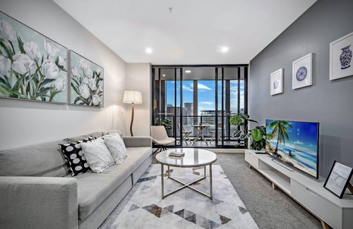 Parramatta CBD Apartment | Stunning 2 BR Apt in super convenient location