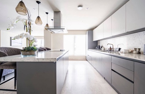 Chigwell Apartment | Stunning 2BA, 2BR, Apt, Desirable Chigwell