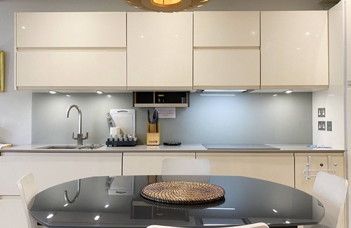 Tachbrook House | Stunning 3-bed House in Central London Westminster