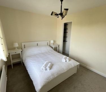 Newmarket House | Stunning 3-Bed House in Newmarket