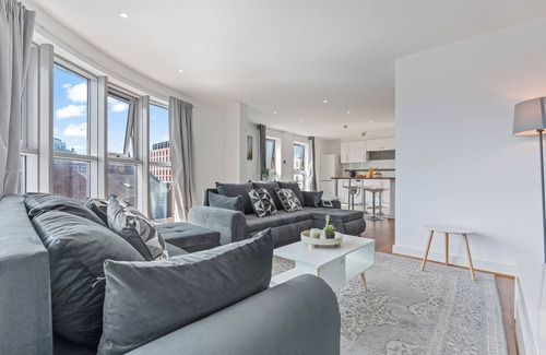 Nottingham City Centre Apartment | Stunning 3BR City View Apt W/Parking+WiFi