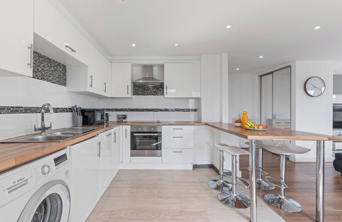 Nottingham City Centre Apartment | Stunning 3BR City View Apt W/Parking+WiFi
