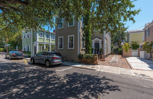 South of Broad House | Stunning 3BR Home on desired Tradd - 3 PARKING SPOTS