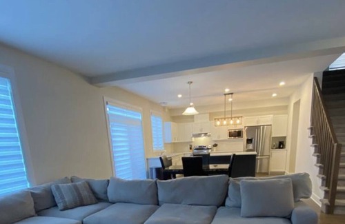 Carleton Place House | Stunning 4 bedroom modern home