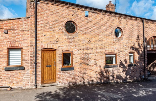Wimbolds Trafford House | Stunning 4 Bedroom, Grade 2 Listed Barn Conversion