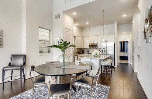 Tobin Hill House | Stunning 4-Bedroom Home Nearby Pearl/Patio