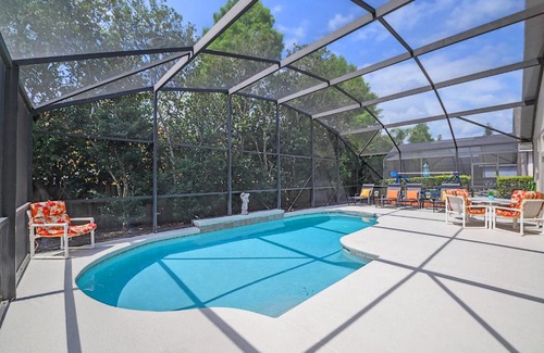 Lake Berkley House | Stunning 4BR Resort Home with Private Pool, Games Room & BBQ, near Disney!