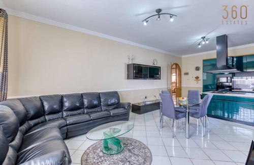 Attard House | Stunning 4BR Villa with Private pool & parking