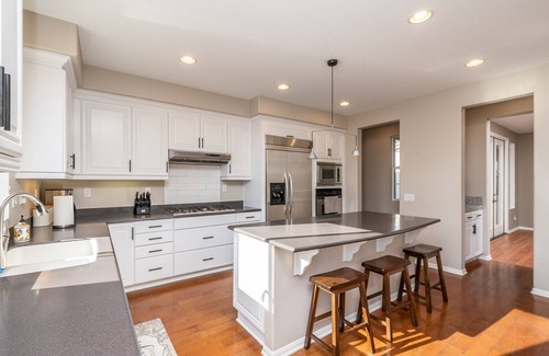 Kit Carson House | Stunning 5BR Resort w/Game Room, Pool & Hot Tub!