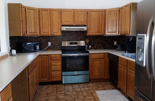 Wakefield-Peacedale House | Stunning 6 bedroom contemporary with a georgous view of Block Island Sound