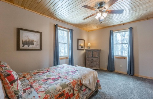 Rockbridge Cabin | Stunning 7 bedroom lodge with in-ground pool! Just minutes from Cantwell Cliffs!