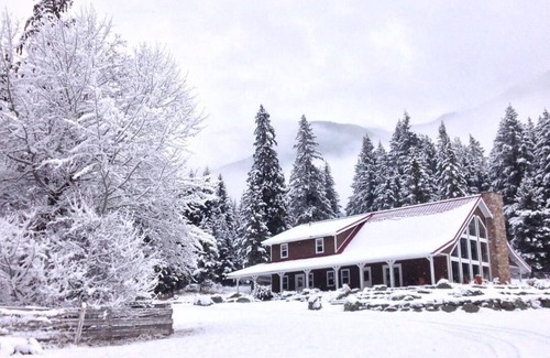 Sun Peaks House | Stunning 80 acre Mountain Retreat , 15 minutes from Sun Peaks Ski Resort