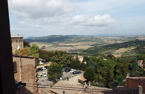 Montepulciano Apartment | Stunning and Enormous 3 Bedroom Apt. in Historical Center of Montepulciano