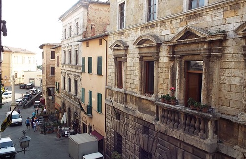 Montepulciano Apartment | Stunning and Enormous 3 Bedroom Apt. in Historical Center of Montepulciano