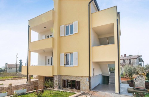 Lovrecica Apartment | Stunning apartment in Lovrecica