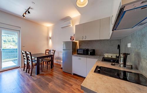 Zuljana Apartment | Stunning Apartment In Zuljana