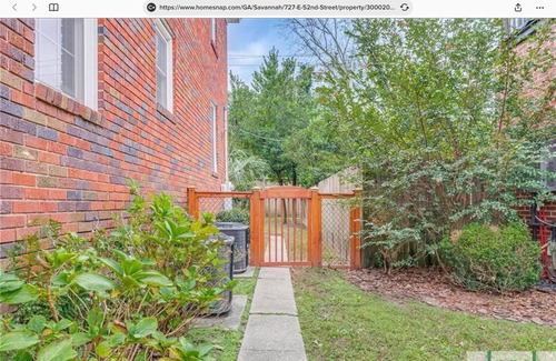 Parkside House | Stunning Ardsley Park bungalow in duplex classic brick building