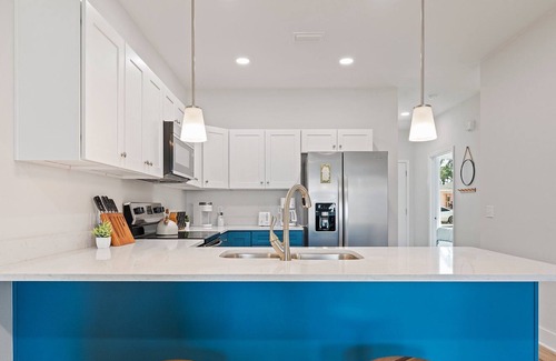Ono Island Cottage | Stunning Beach Cottage, Minutes to Beach and Parks