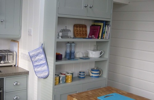 Gwithian Ski Chalet | Stunning beach-side chalet with a lighthouse view - Gwithian Towans, St Ives Bay