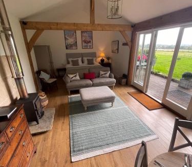 Rogate Apartment | Stunning Cabin with incredible views near Goodwood