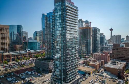 Connaught Apartment | Stunning City Views Earthy Vibes WFH