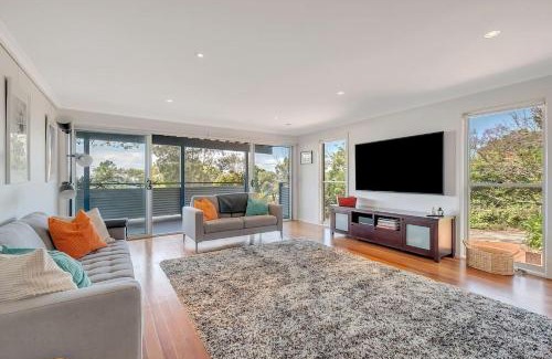 Wombarra House | Stunning Coastal Home Views 1 Hour From Sydney