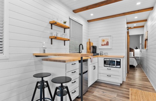 Waco House | Stunning Container Home with Rooftop Terrace