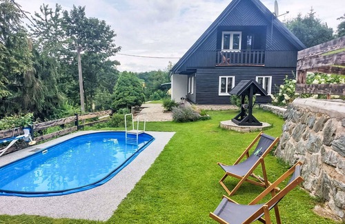 Kvasiny House | Stunning private villa for 6 people with private pool, WIFI, TV, patio and pets allowed