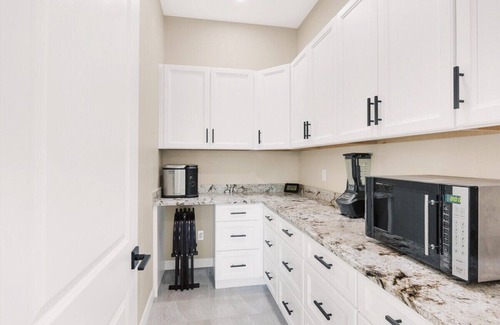 Tucson House | Stunning Designer Home, 4BR/4BA w/Mountain Views and Near Downtown