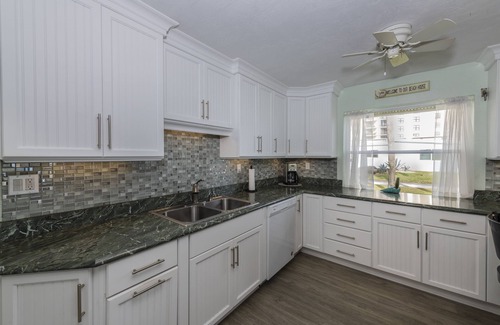 O'byrne House | Stunning Direct Oceanfront Home; Frontyard Beach; Great for a Couple or Families