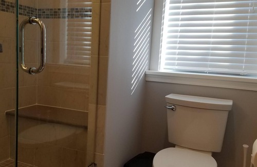 Fairfax House | STUNNING, FULLY-FURNISHED 4 BR/4 BA NEAR DULLES, RESTON & DC