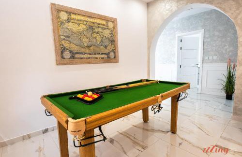 Qawra Villa | Stunning Holiday Villa with a Heated Jacuzzi