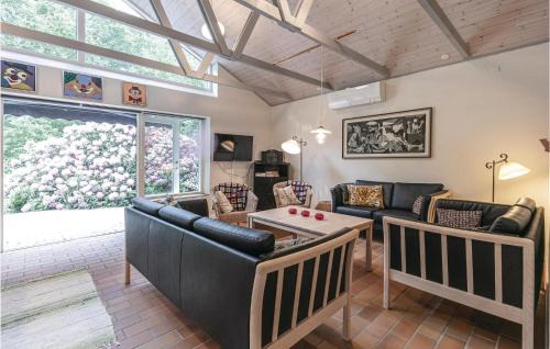 Oster Somarken House | Stunning Home In Aakirkeby With Wifi