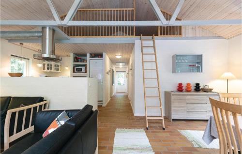 Oster Somarken House | Stunning Home In Aakirkeby With Wifi
