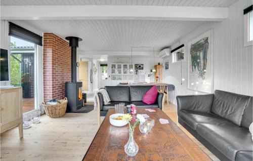 Assens House | Stunning Home In Assens With Kitchen