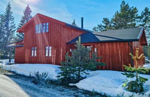 Øvre Ramse House | Stunning home in Dølemo with WiFi