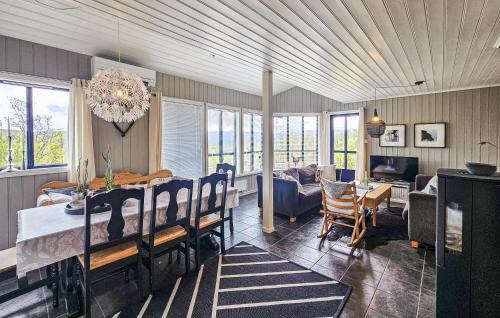 Vinje House | Stunning Home In Edland With Sauna