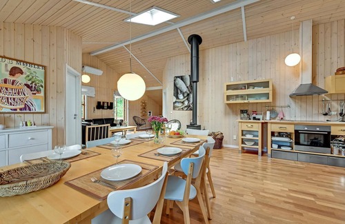 Krejbjerg House | Stunning home in Ejstrupholm with WiFi