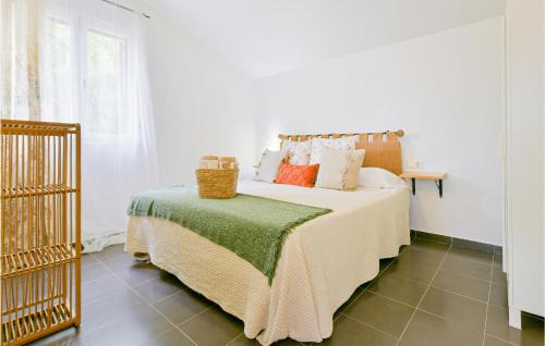 El Coronil House | Stunning Home In El Coronil With Wifi