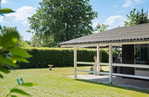 Kaldred House | Stunning home in Eskebjerg with kitchen