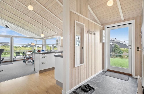 Frørup House | Stunning home in Frørup with kitchen