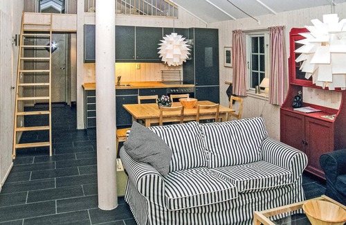 Sor-Fron House | Stunning home in Gålå with sauna