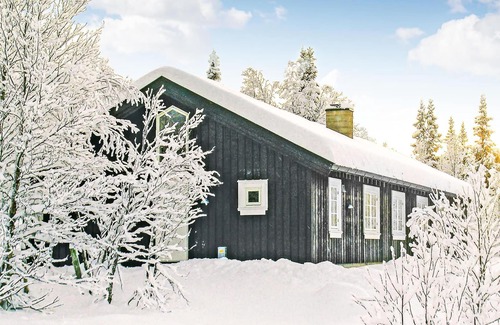 Sor-Fron House | Stunning home in Gålå with sauna